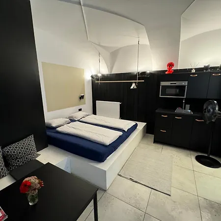Center 1 Apartment *