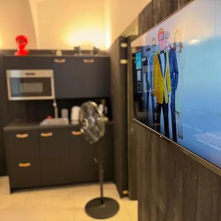 Center 1 Apartment *