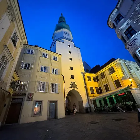 Center 1 * براتسيلافا