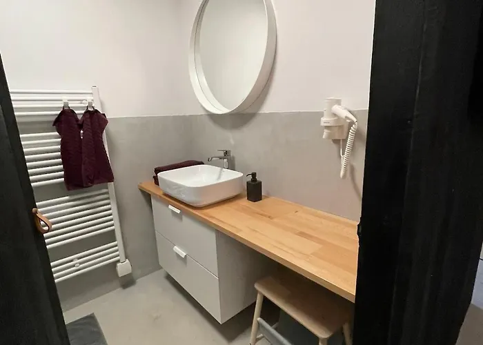 Center 1 براتسيلافا