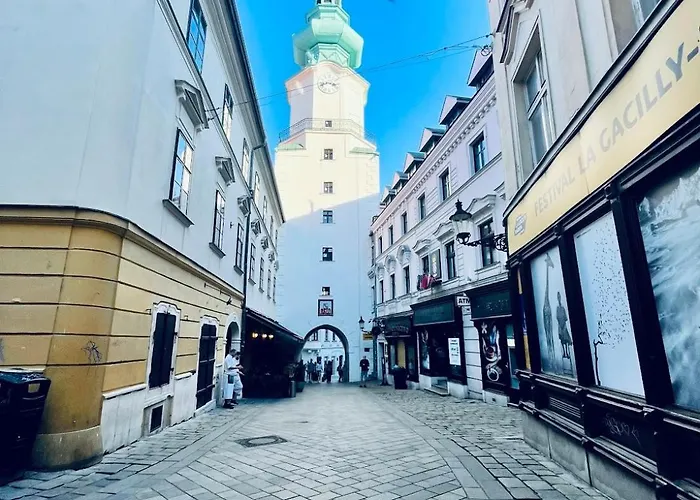 Center 1 براتسيلافا